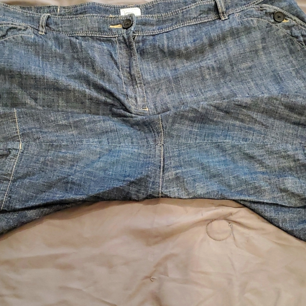 Shorts - Picture 3 of 5